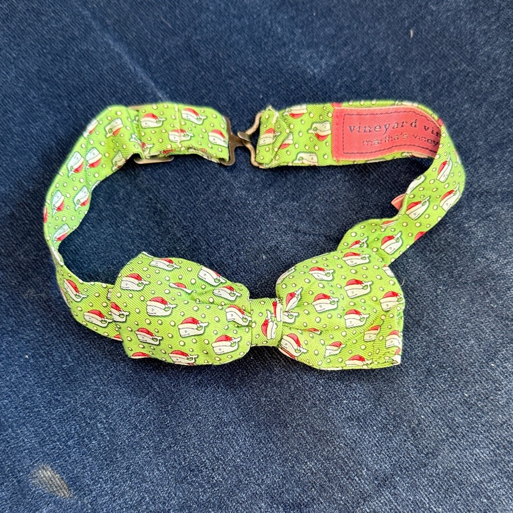 Vineyard Vines Holiday Green Bow Tie
